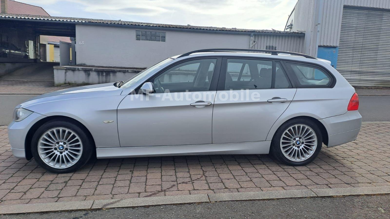 BMW 318i Touring *Klimaautom*Panorama*SHZ*PDC*