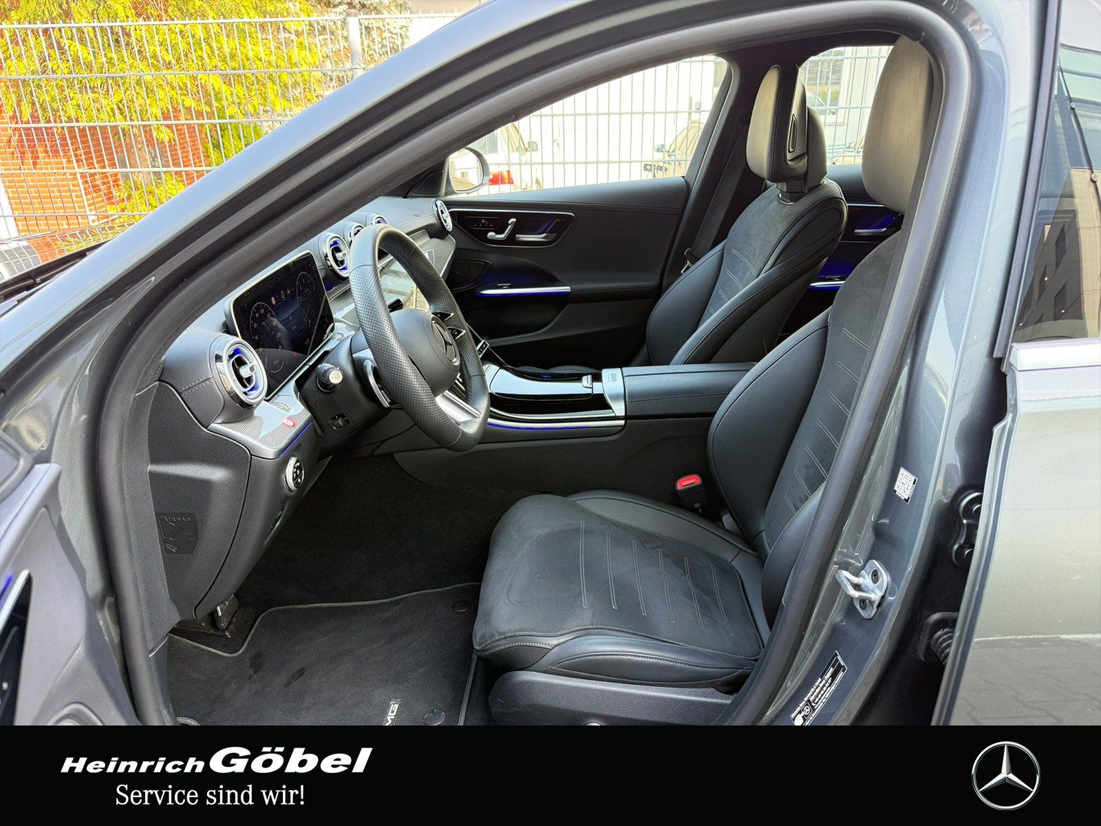 Fahrzeugabbildung Mercedes-Benz C 200 T AMG*DISTRONIC*360°*DIGITALLIGHT*KEYLESS*
