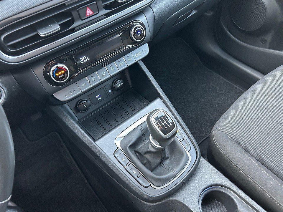 Fahrzeugabbildung Hyundai KONA FL 1.0T INTRO AHK/ABNEHM 2JGARANTIE LED+NAV