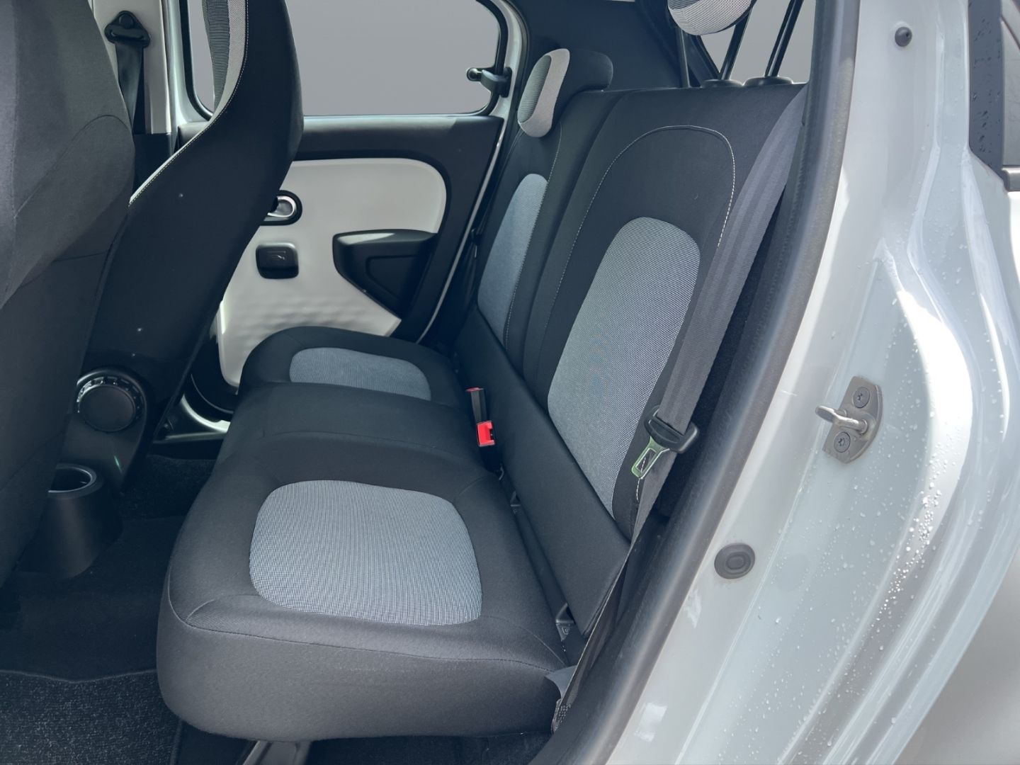 Fahrzeugabbildung Renault Twingo Zen Electric 22kWh Batteriekauf Soundsyst