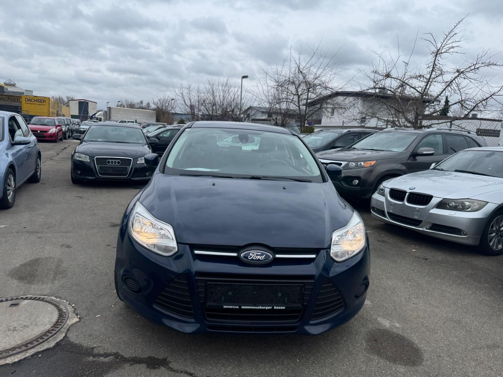 Ford Focus 2014 — rear view