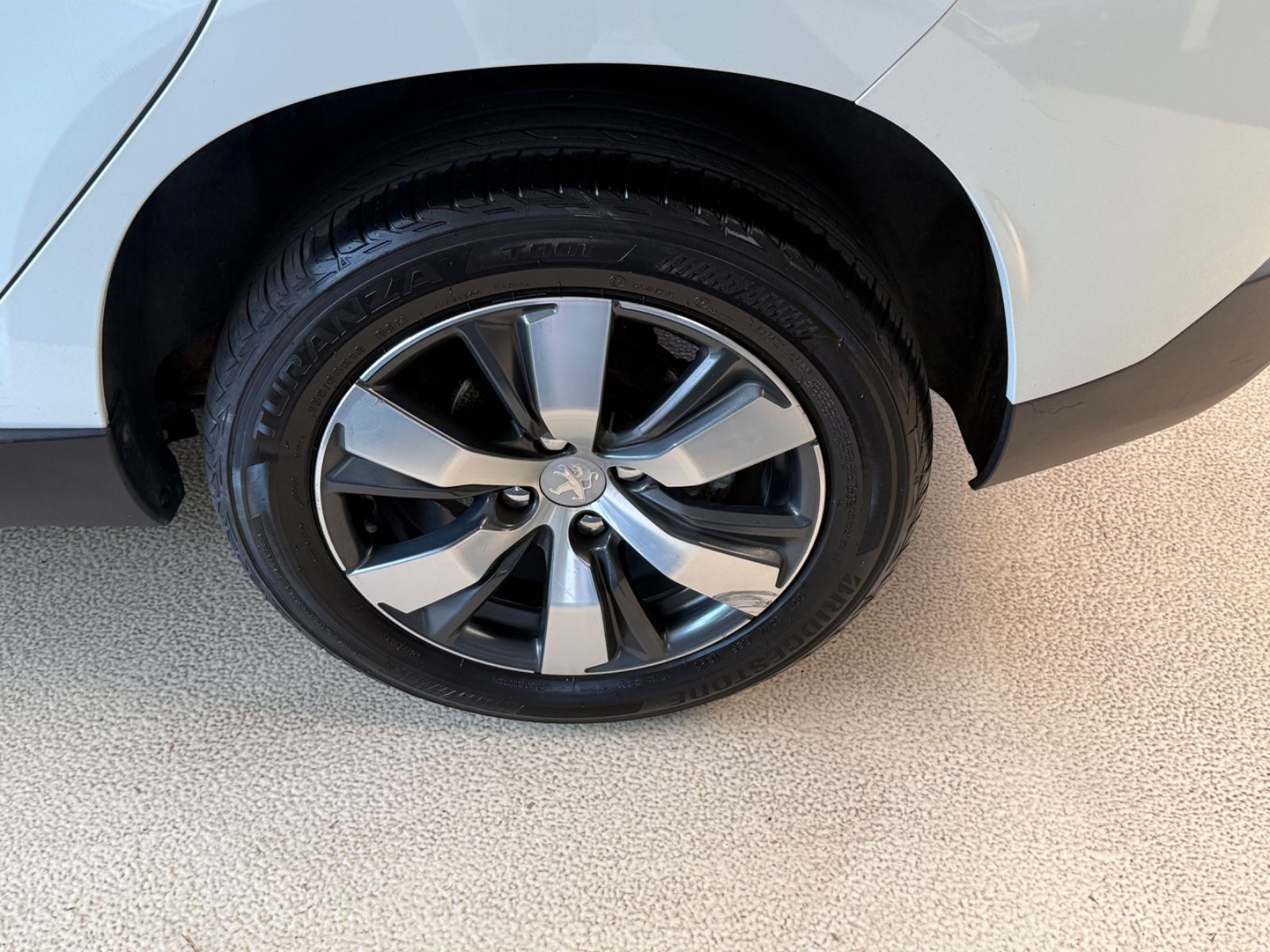 Fahrzeugabbildung Peugeot 2008 Allure