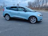 Renault Grand Scenic TCe 140 GPF Limited Limited - blaue Renault Grand Scenic