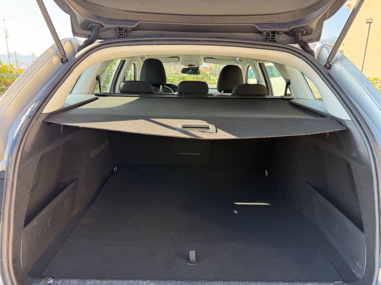 Peugeot 308 2015 — photo 14