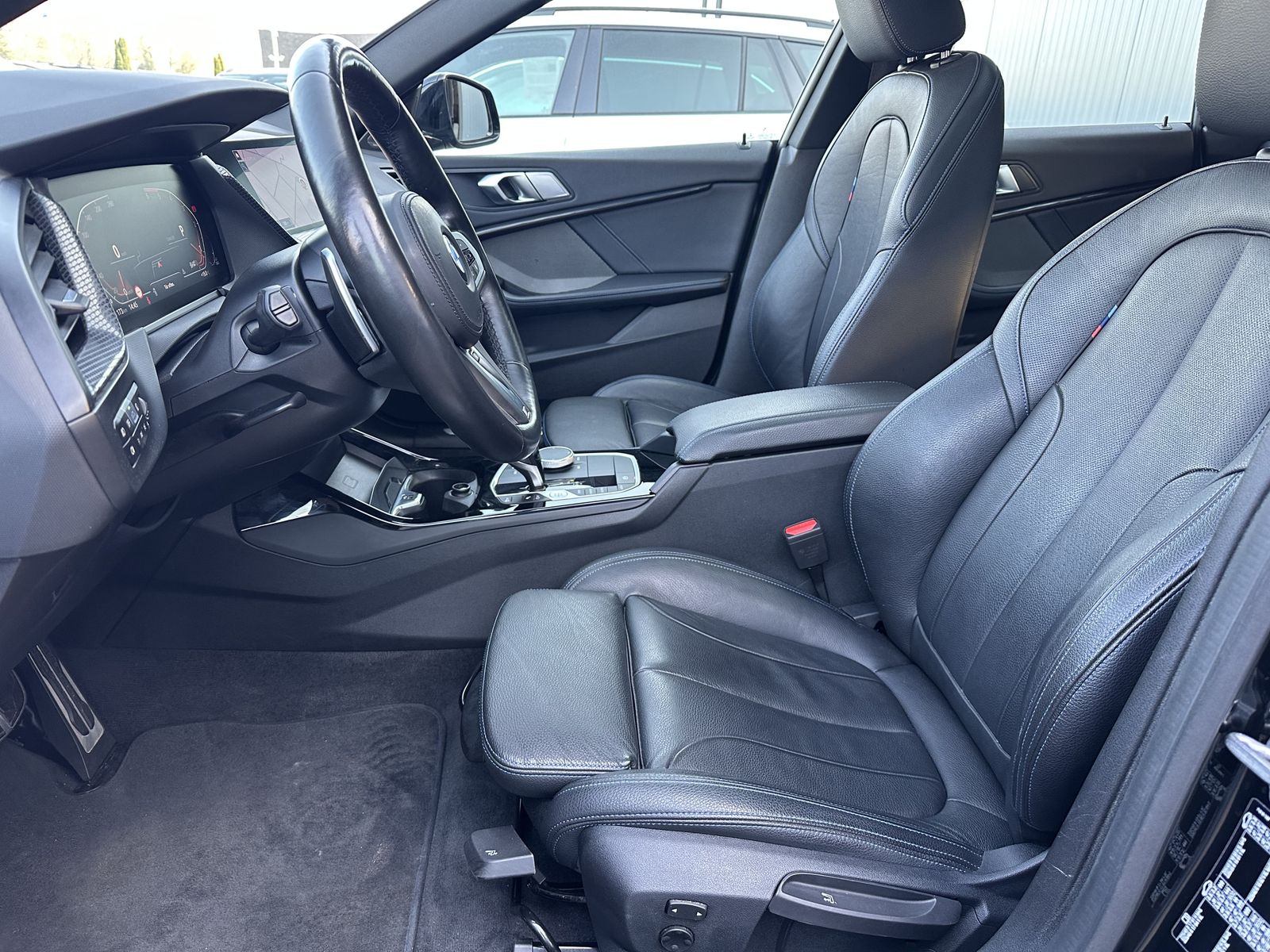 Fahrzeugabbildung BMW 220d Gran Coupé M-Sport NAV+LED+PANORAMA+SPUR+SH