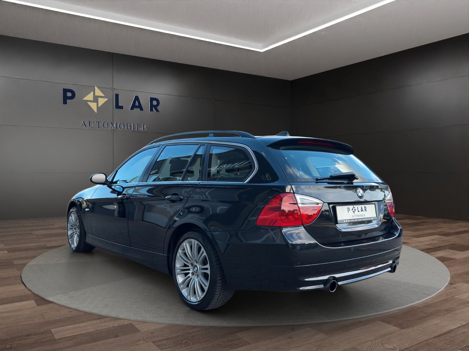 Fahrzeugabbildung BMW 335i Touring xDrive *Pano*Xenon*Elektr.Sitze