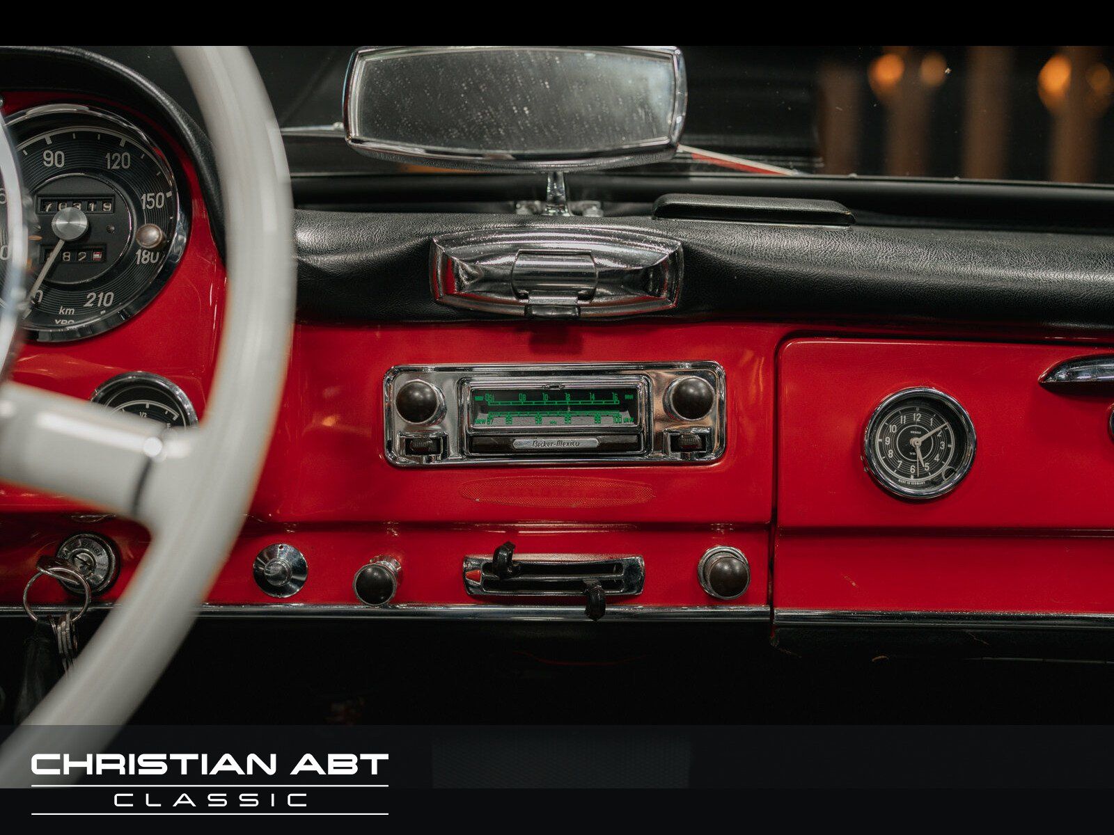 Fahrzeugabbildung Mercedes-Benz 190 SL 121 Cabrio