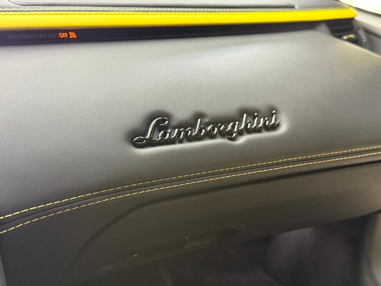 Lamborghini Aventador S foto 25