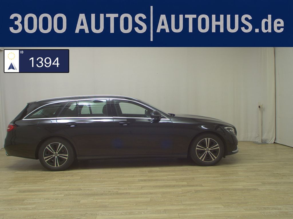 Image of Mercedes-Benz E 220