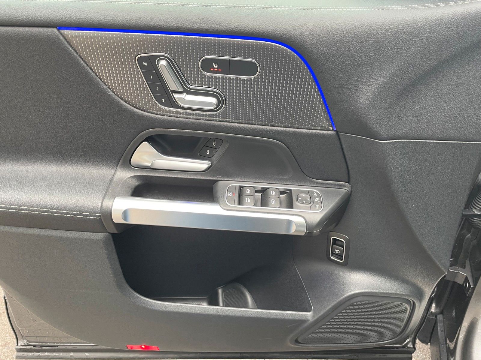 Fahrzeugabbildung Mercedes-Benz GLB 220 d 4MATIC Progressive AHK+Memory+Pano+360