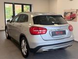 Mercedes-Benz GLA 200-Aut-1.Hand-Led-Navi- - silberne Mercedes-Benz GLA 200