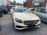 Mercedes-Benz E 200 E Limousine E 200 d - : Taxi, Limousine