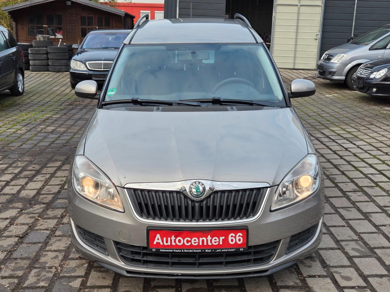 Skoda Roomster 2012 — rear view