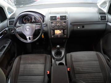 Volkswagen Touran - 11