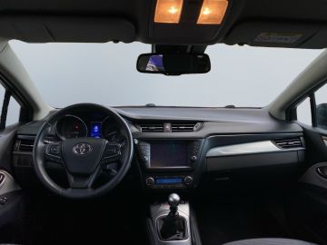 Toyota Avensis - 11