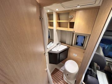 Sunlight Adventure Cliff 540 RT 8G LED Safety+ACC Digital