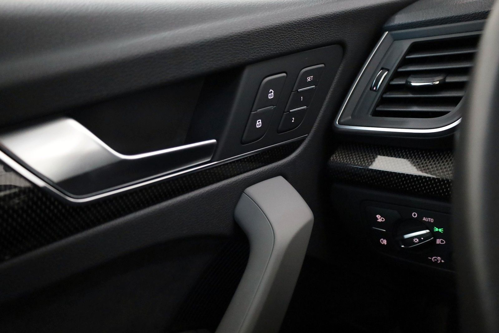Fahrzeugabbildung Audi SQ5 3.0TDI quattro Tour/Stadt/Parken,PanDach,ACC