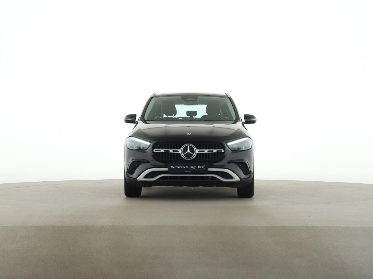 Mercedes-Benz GLA 180 MBUX Kamera LED Navi Park-Ass. Sitzhz