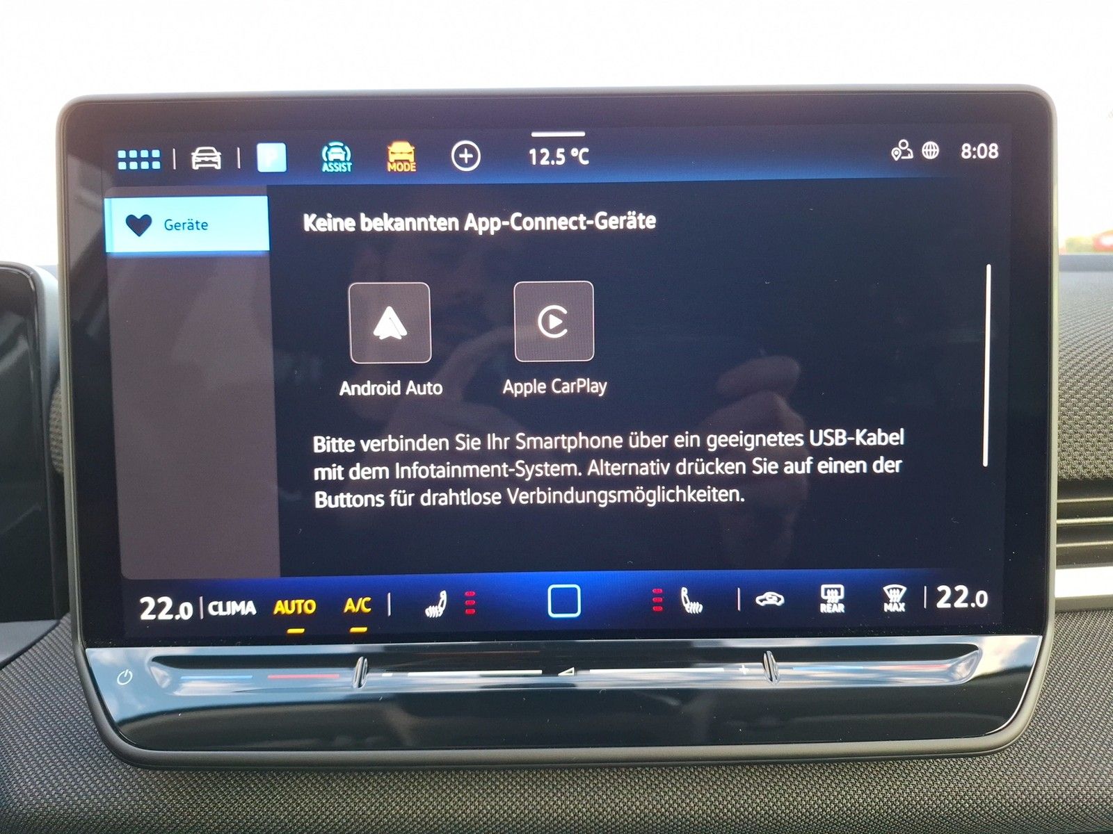 Fahrzeugabbildung Volkswagen T-Roc eTSI Life DSG LEDplus Navi AID ACC RFK SH