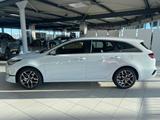Kia CEED_SW - weiße Kia cee'd Sportswagon