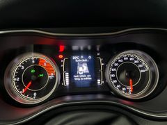 JEEP CHEROKEE / AHK / 4x4 / NUR 85.tKM / ALPINE / JEEP CHEROKEE / AHK / 4x4 / NUR 85.tKM / ALPINE /