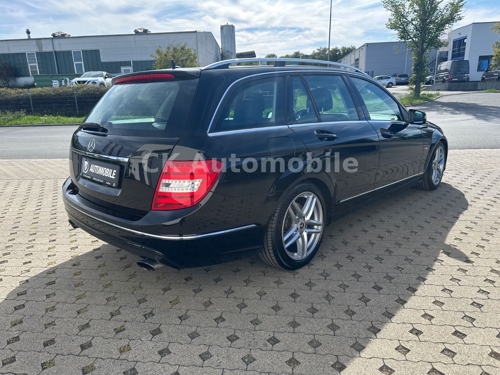 Fahrzeugabbildung Mercedes-Benz C 350 CDI T-Modell Avantgarde/Navi/Bi-Xenon/Kam.