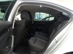 Fahrzeugabbildung Skoda Octavia 2.0 TDI DSG TOUR *NAV*AHK*LED*TEMPOMAT*