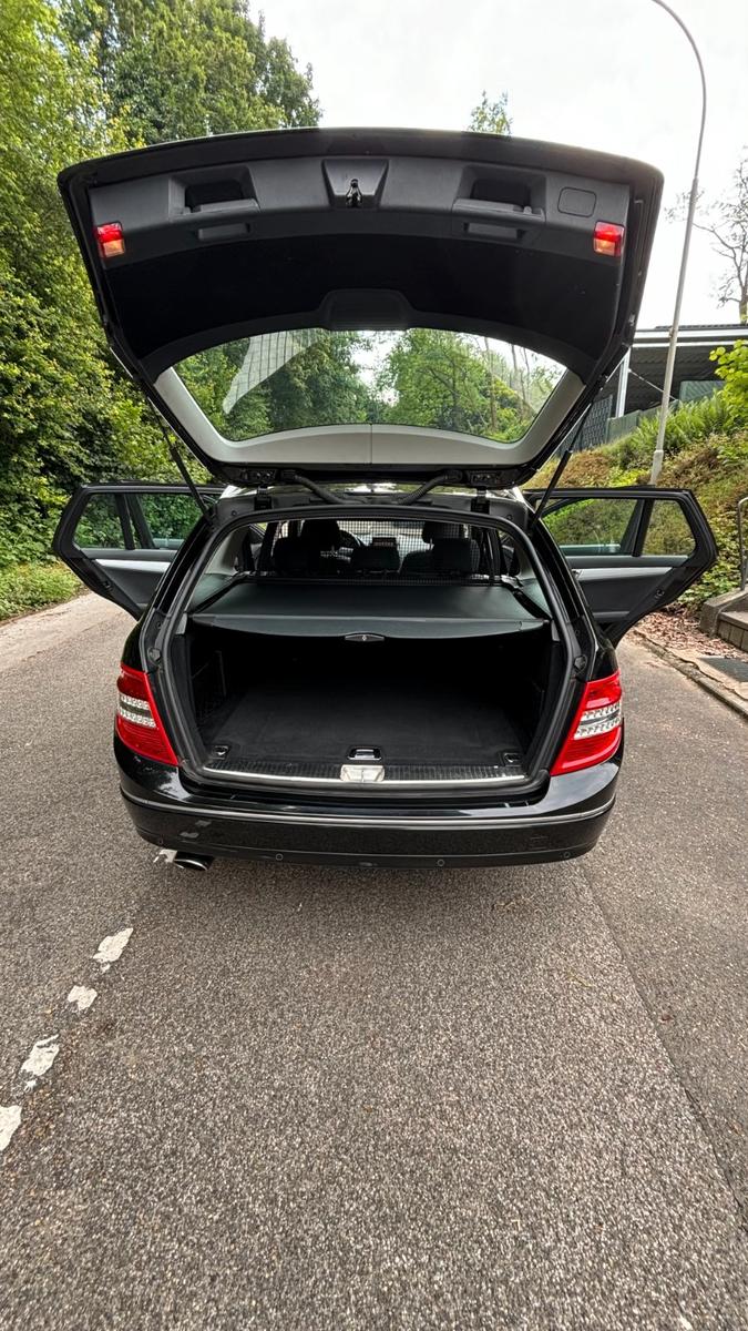 Mercedes-Benz C250 2010 — photo 13