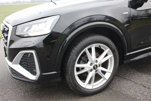 Q2 35 TFSI S line S-tronic AHK Navi