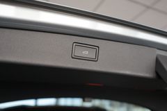 VW Tiguan 1.5 eTSI R-Line | Black Style | Pano | 20 VW Tiguan 1.5 eTSI R-Line | Black Style | Pano | 20