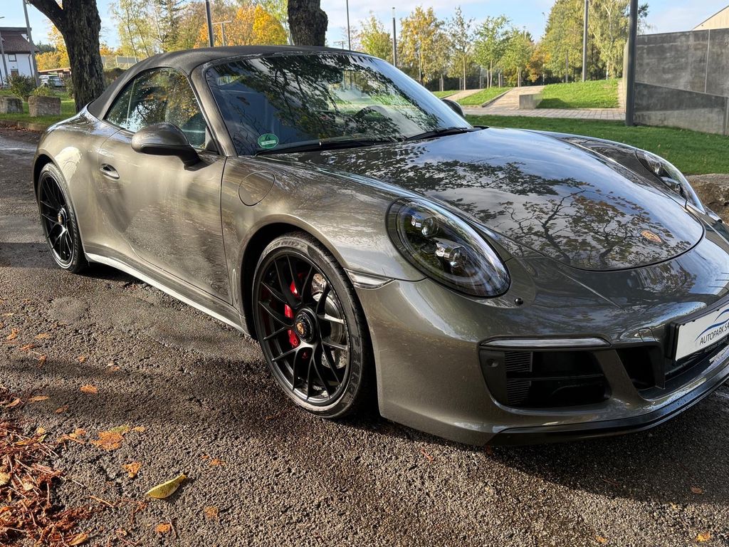 PORSCHE 911 2018