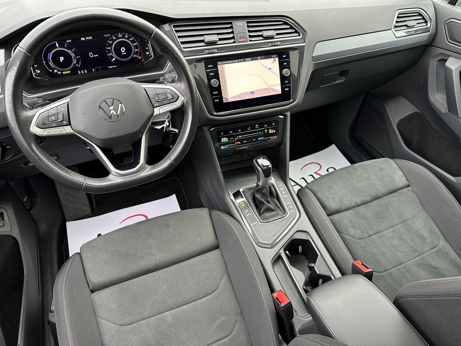 Fahrzeugabbildung Volkswagen Tiguan 1.4 eHybrid DSG Life NAV+LED+AHK+ACC+PANO