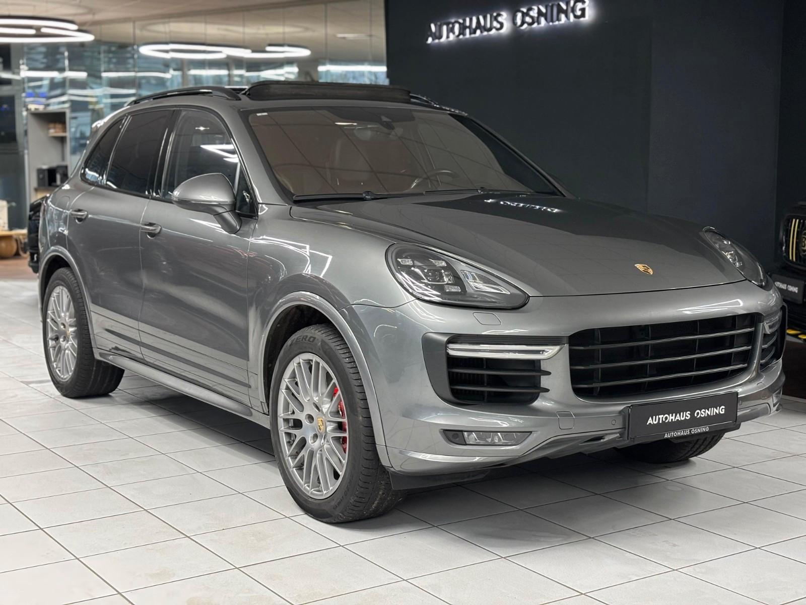 Porsche Cayenne Turbo APPROVED 08/2027 PANO CHRONO VOLL