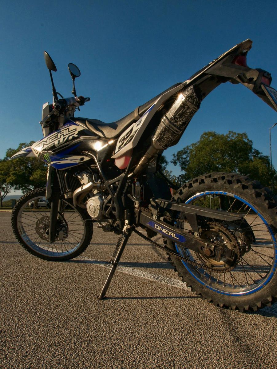 Yamaha WR 125R 2014 — двигун 125 cm³, 15 HP (11kW)