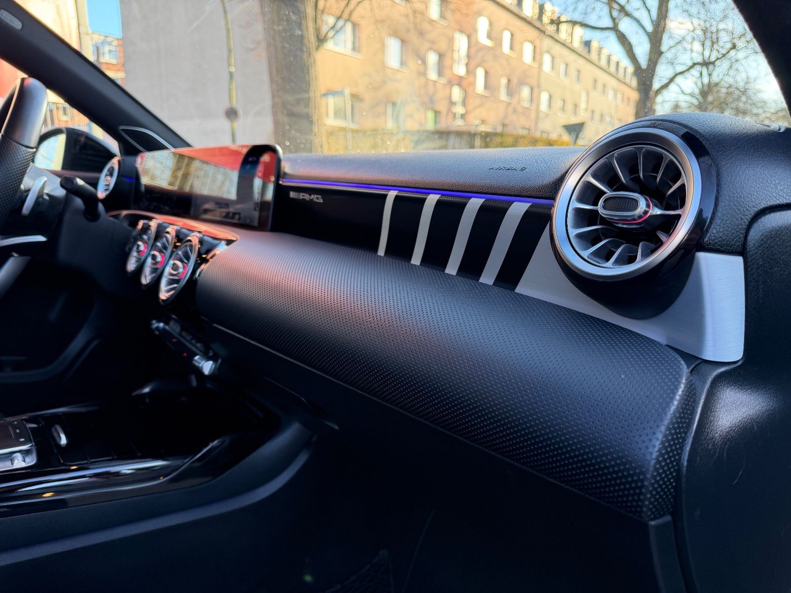 Fahrzeugabbildung Mercedes-Benz A 35 AMG 4Matic*BURMESTER*PANO*LED*ALCANTARA*19"