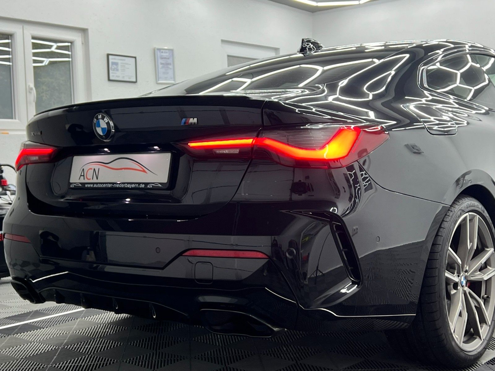 Fahrzeugabbildung BMW M440 i xDrive/LED/DAB/KAM/MEMORY/BICOLOR 19 ZOLL