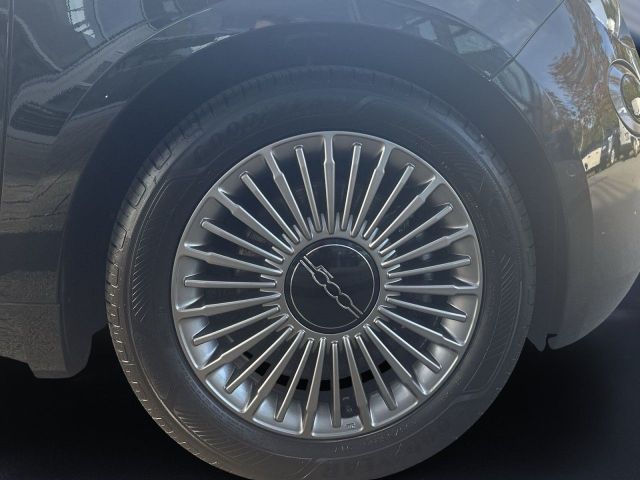 500e 3+1 3+1 42kWh KOMFORT-P. 16 ALU RFK360