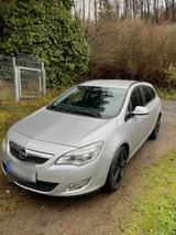 Opel Astra J 1,7 CDTI Sports Tourer - Opel Astra aus 2010: Sports