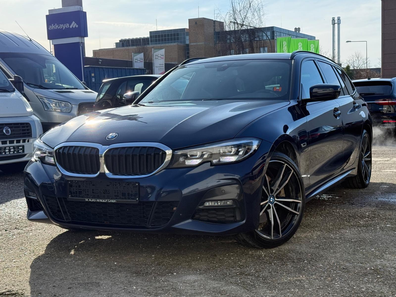 BMW 320 e M Sport/Panor/Kamera/ Alcantara /1Hand