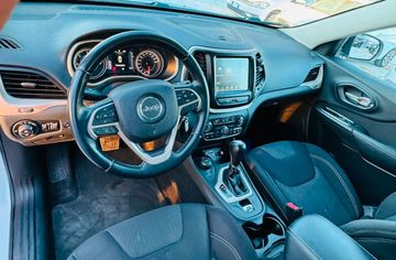 Jeep Cherokee - 12