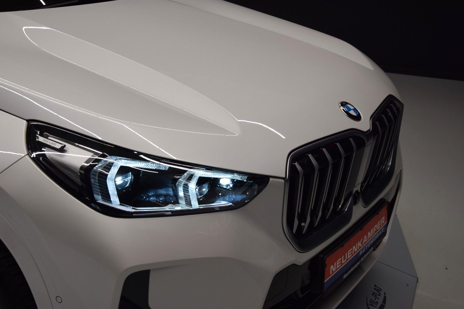Fahrzeugabbildung BMW X1 20 i sDrive M Sport Leder Pano HuD h/k Memory