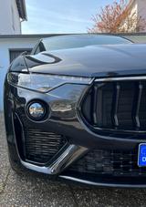 Maserati Levante Benzin 3.0 B&W GRANSPORT Nerissimo - Maserati in Ludwigshafen