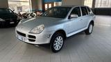 Porsche Cayenne 3.2 V6 cat - Porsche Cayenne mit Benzin-Antrieb: Kombi