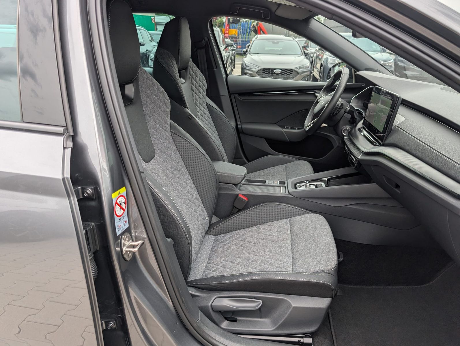 Fahrzeugabbildung SKODA Octavia 2.0 TDI Sportline DSG MATRIX*WINTER*5J.G