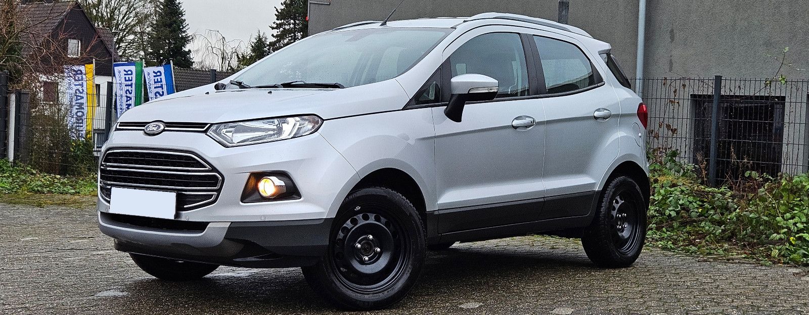 FORD EcoSport Titanium Leder *TURBO PFEIFT* KeylessGO