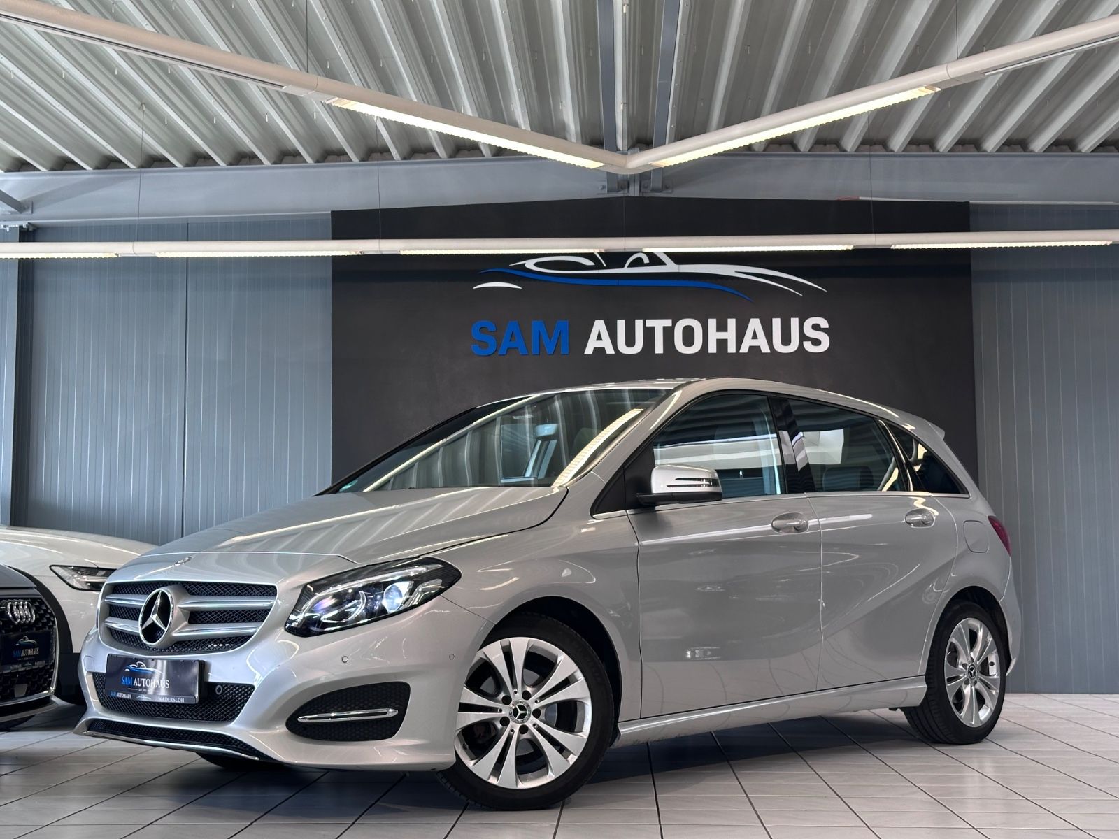 Mercedes B 180 - 1
