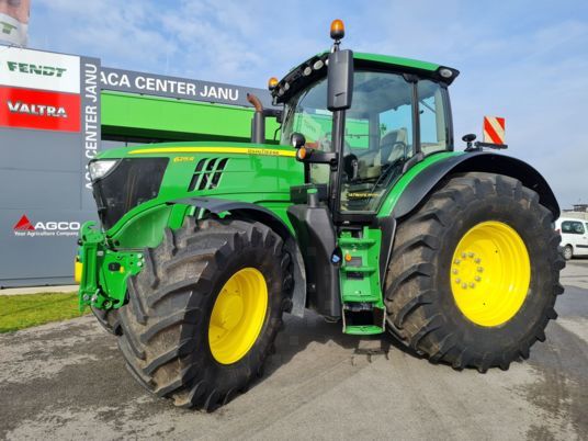 John Deere 6215R