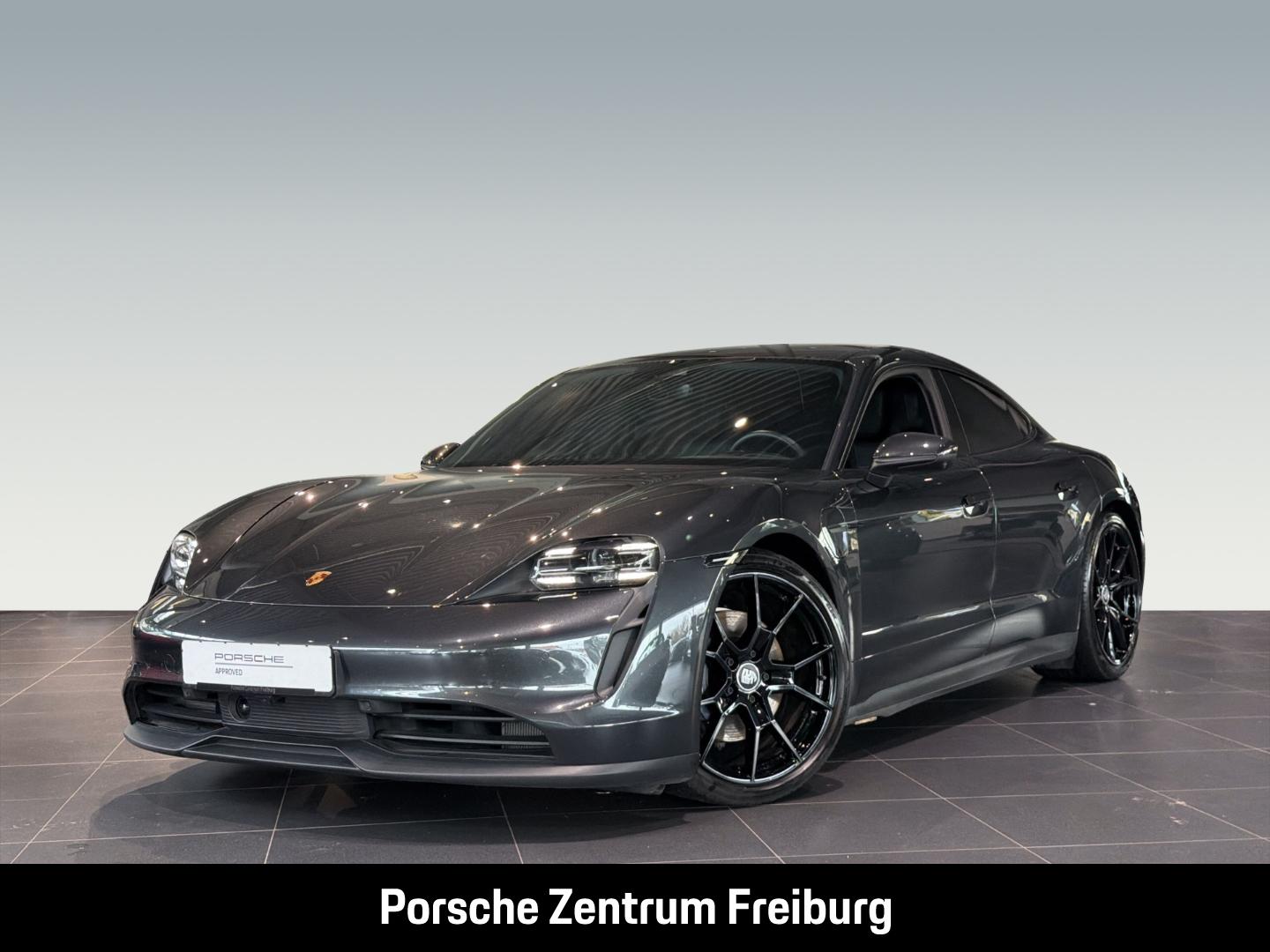 Porsche Taycan Surround-View BOSE Luftfederung 21-Zoll