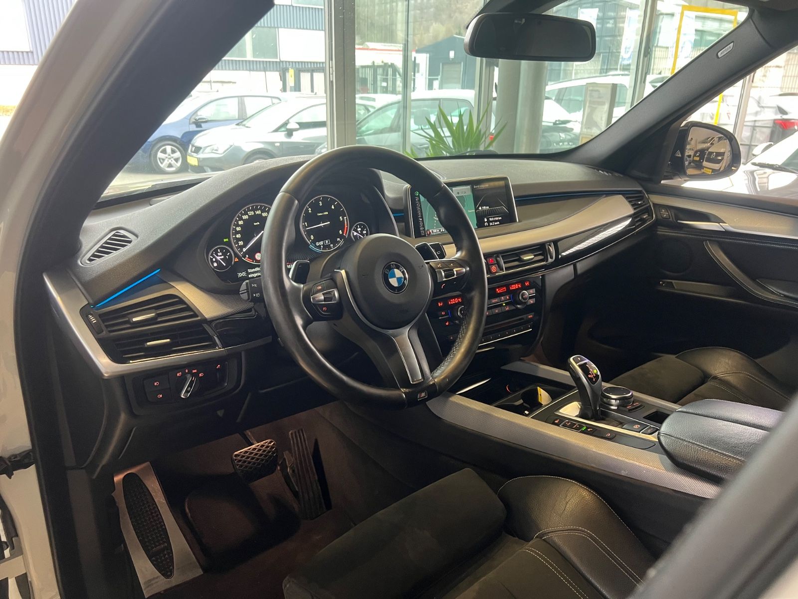 Fahrzeugabbildung BMW X5 xDrive 30 d M Sport Paket
