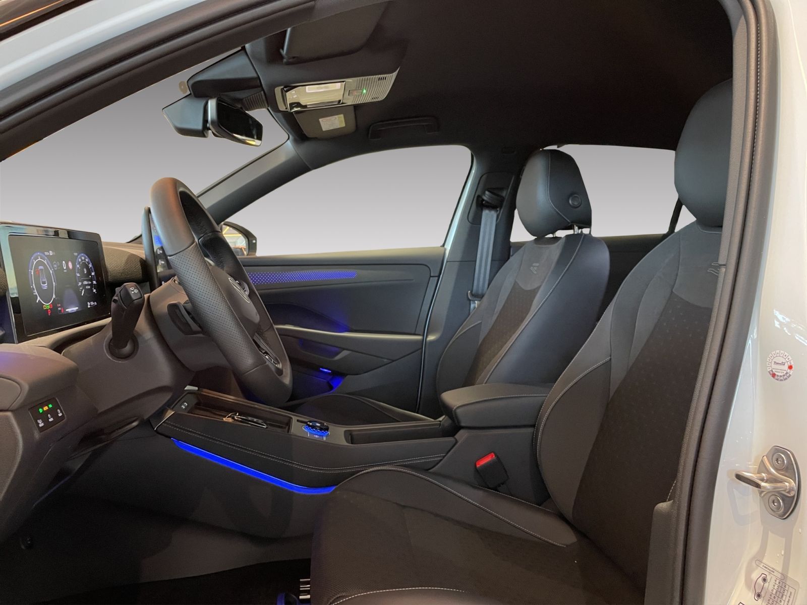 Volkswagen T-Roc - Bild 11